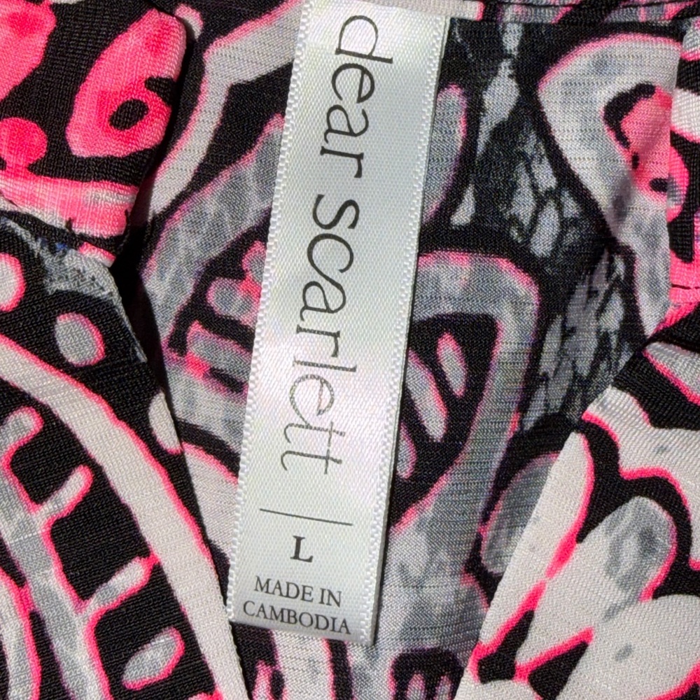 Elegant Paisley Sleeveless Blouse in Pink and Black - Picture 3 of 4